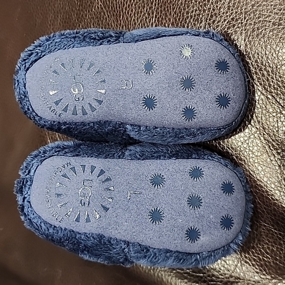 Ugg slippers - Picture 6 of 6